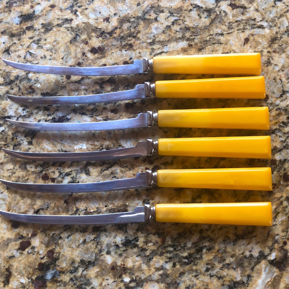 Vintage “Henry’s” tomatoe/steak knives (6)